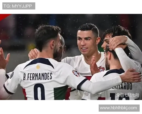 足球明星与观众亲密互动精彩瞬间回顾与感人打招呼时刻分享 足球明星与观众亲密互动精彩瞬间回顾与感人打招呼时刻分享