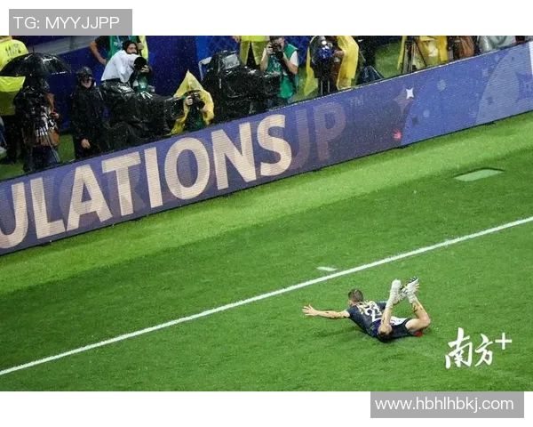 足球明星受伤瞬间集锦回顾痛苦与坚持的瞬间与荣耀的背影 足球明星受伤瞬间集锦回顾痛苦与坚持的瞬间与荣耀的背影