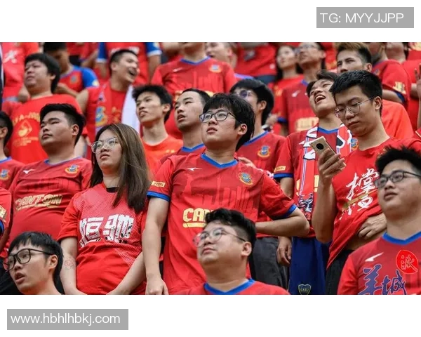 足球明星因意外受伤引发球迷热议恢复之路备受关注 足球明星因意外受伤引发球迷热议恢复之路备受关注